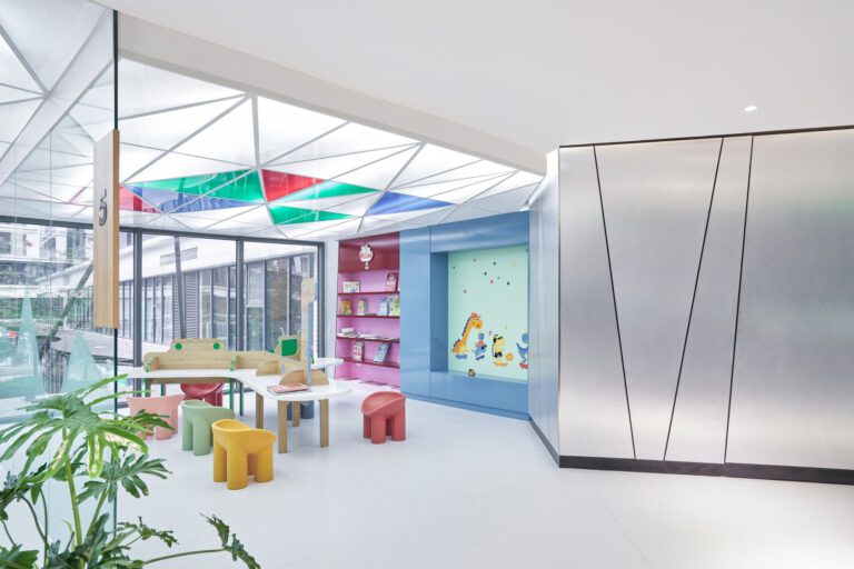Colorful children’s play area at Minh Thu Dental - family-friendly clinic