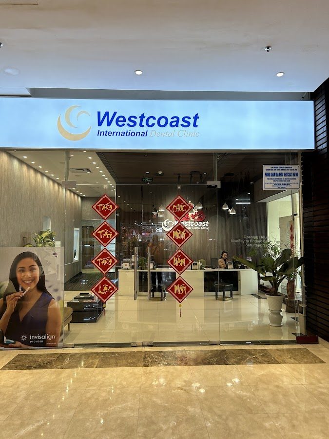 Westcoast International Dental clinic entrance - West Lake branch